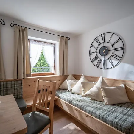 Alpesi faház Ferienhaeuser *