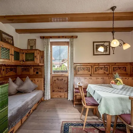 Σαλέ Ferienhaeuser